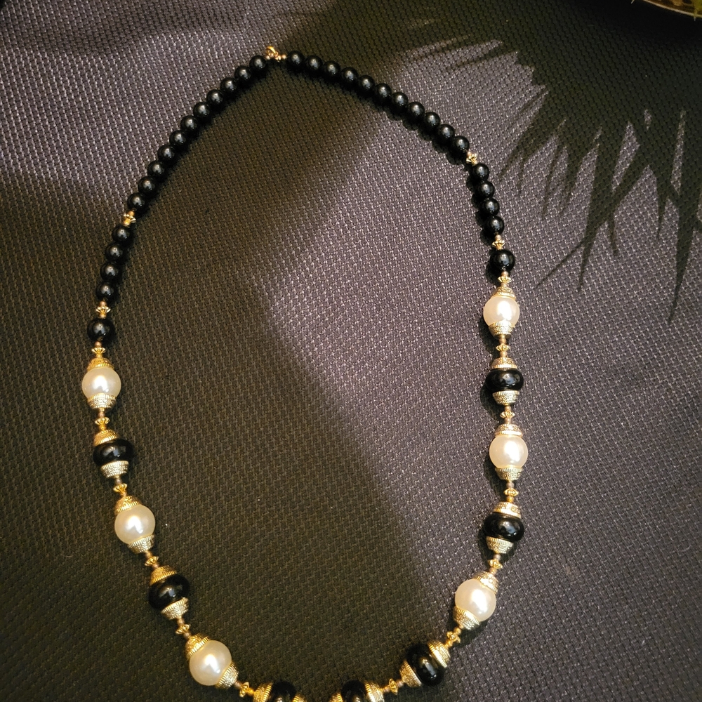 Elegant Black and Gold Beaded Necklace